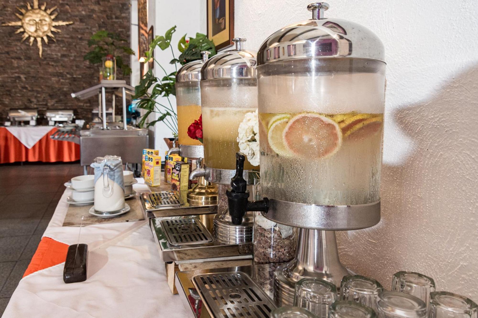 Radisson Hotel 쿠에르나바카 외부 사진